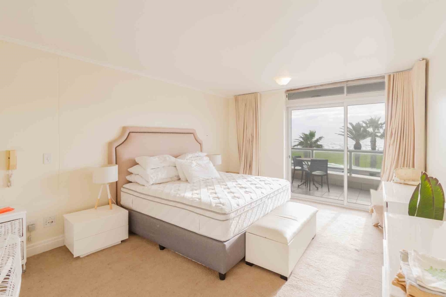 2 Bedroom Property for Sale in Sea Point Western Cape
